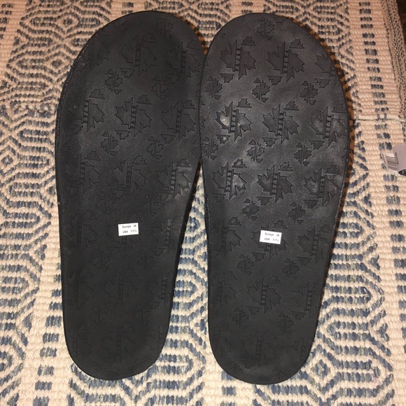 New PAJAR CANADA STEWIE Slippers - Picture 4 of 6